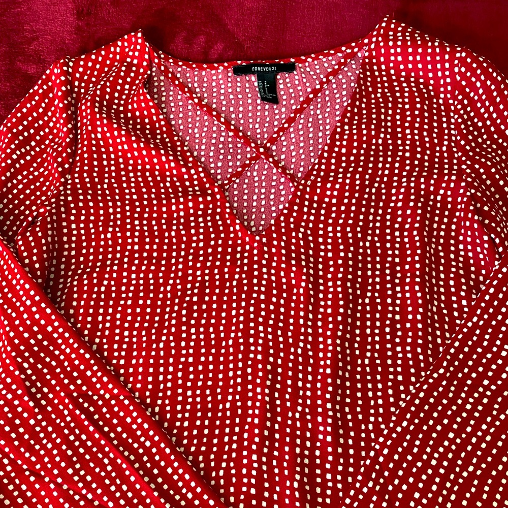 Cute polka dot cropped long sleeve shirt